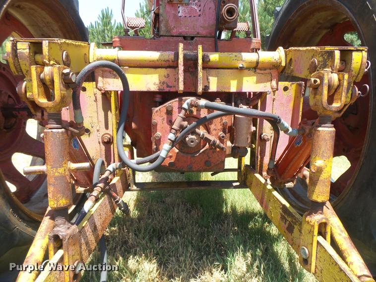 image for item DB2673 Farmall 450 tractor