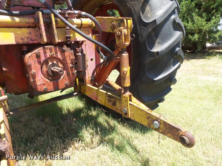 image for item DB2673 Farmall 450 tractor