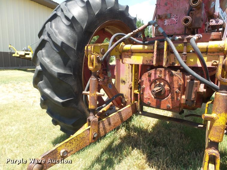 image for item DB2673 Farmall 450 tractor