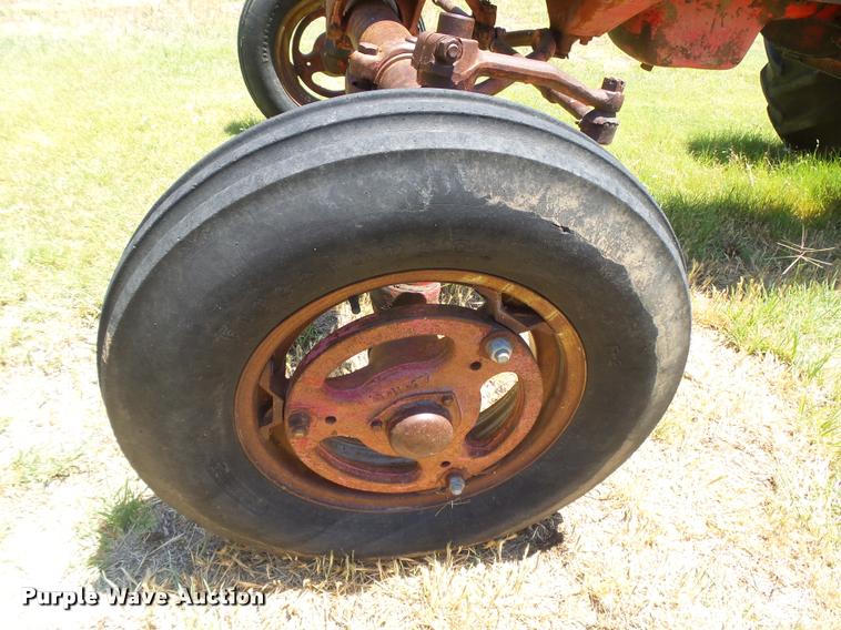 image for item DB2673 Farmall 450 tractor