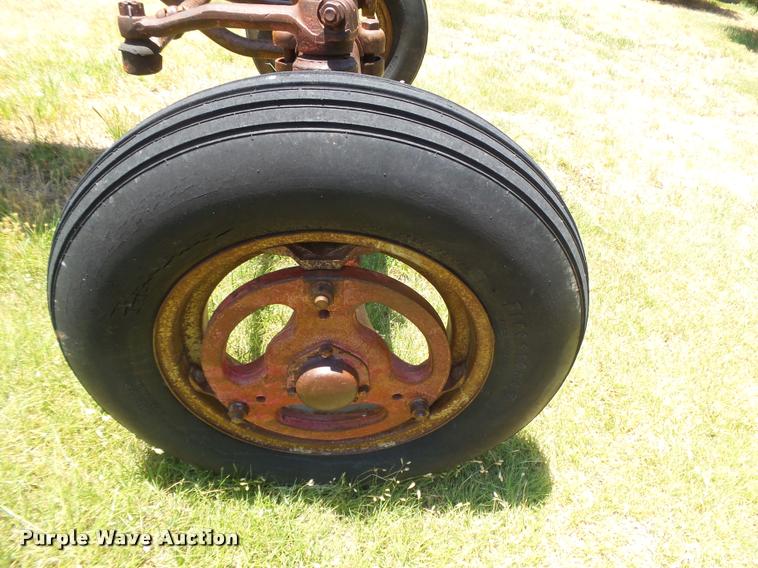 image for item DB2673 Farmall 450 tractor