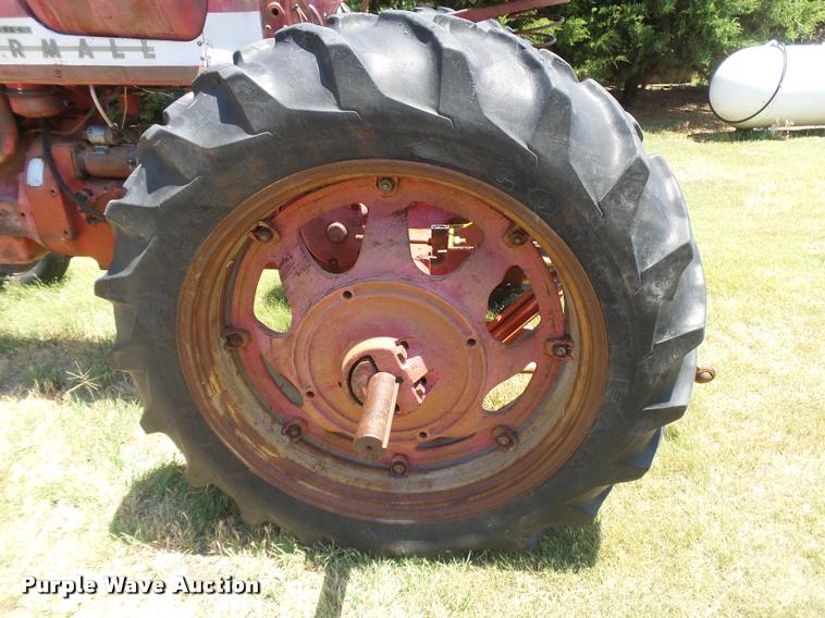 image for item DB2673 Farmall 450 tractor