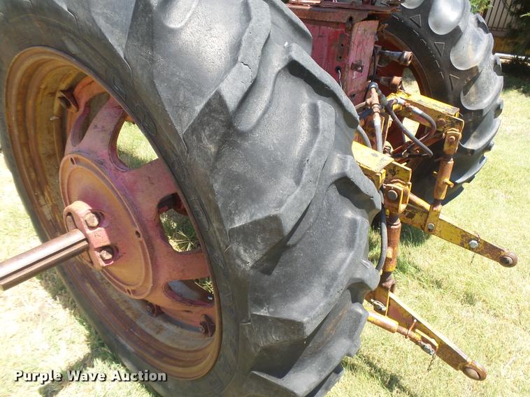 image for item DB2673 Farmall 450 tractor