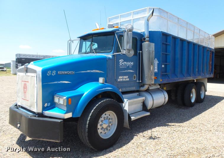 image for item DB2674 1995 Kenworth T800 silage truck