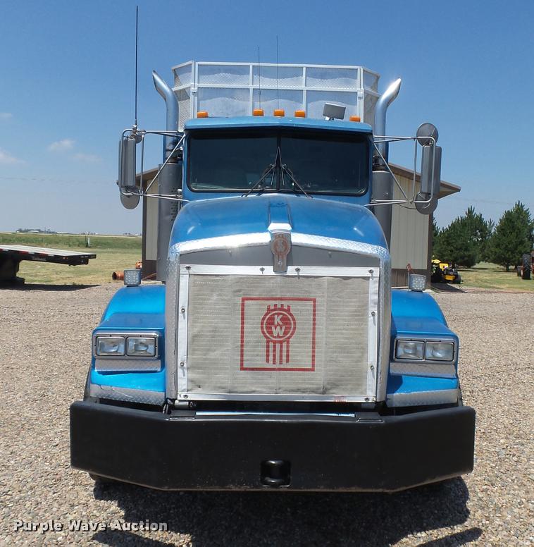 image for item DB2674 1995 Kenworth T800 silage truck