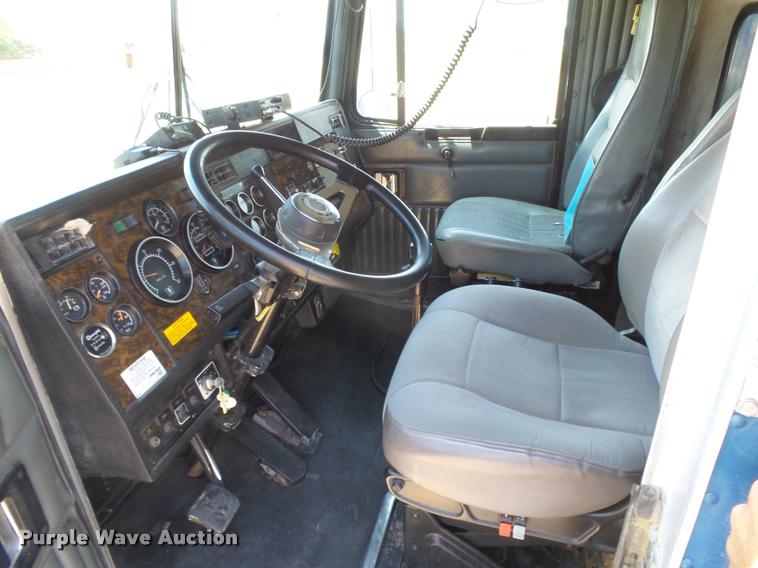 image for item DB2674 1995 Kenworth T800 silage truck