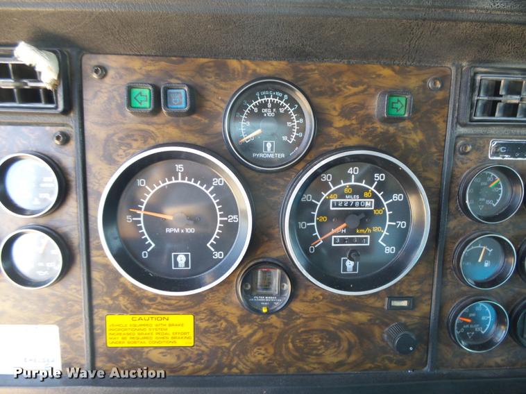 image for item DB2674 1995 Kenworth T800 silage truck