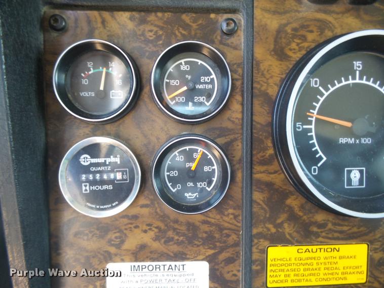 image for item DB2674 1995 Kenworth T800 silage truck