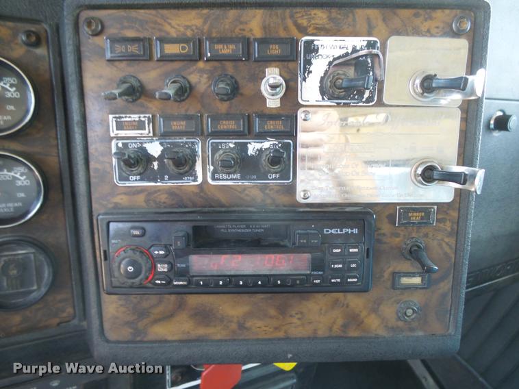 image for item DB2674 1995 Kenworth T800 silage truck