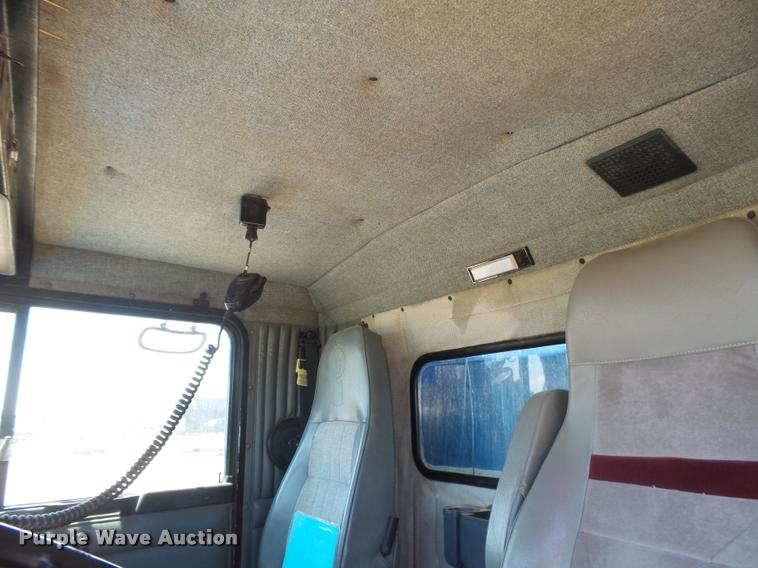 image for item DB2674 1995 Kenworth T800 silage truck