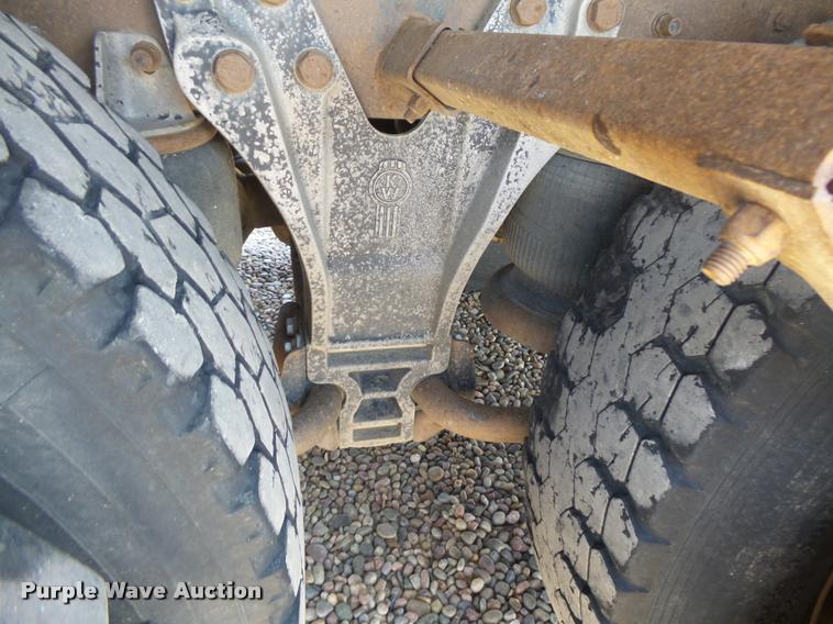 image for item DB2674 1995 Kenworth T800 silage truck