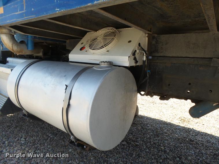 image for item DB2674 1995 Kenworth T800 silage truck