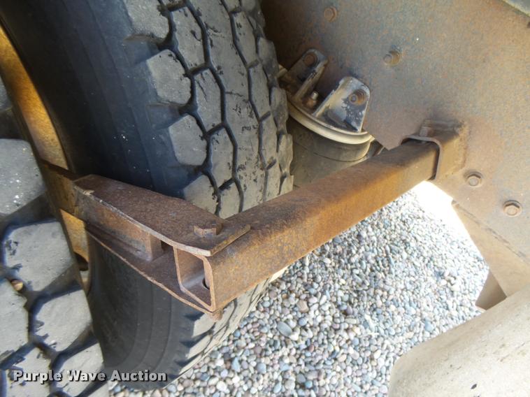 image for item DB2674 1995 Kenworth T800 silage truck