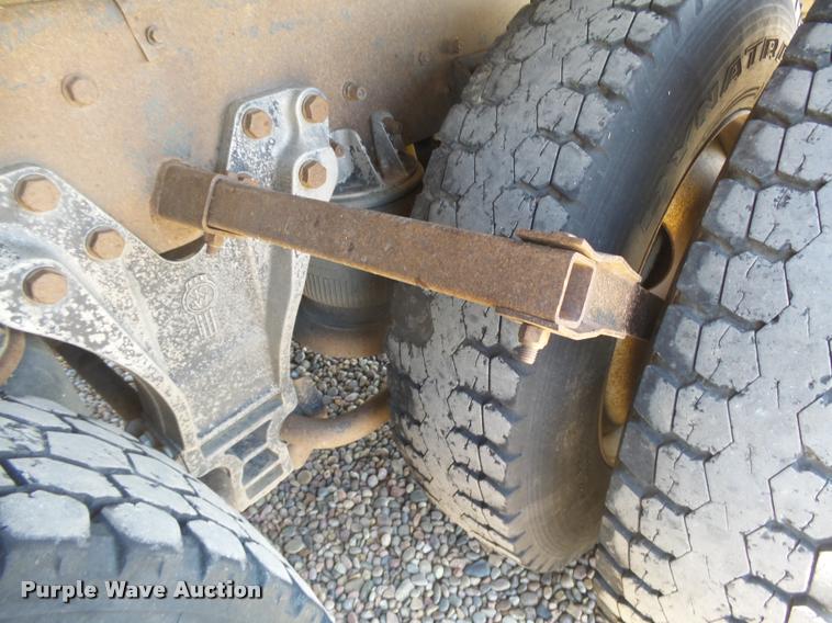 image for item DB2674 1995 Kenworth T800 silage truck