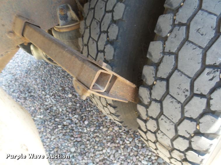 image for item DB2674 1995 Kenworth T800 silage truck