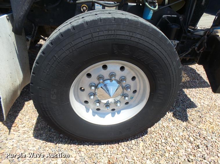 image for item DB2674 1995 Kenworth T800 silage truck