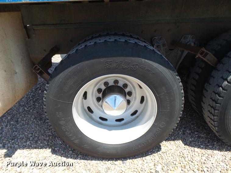 image for item DB2674 1995 Kenworth T800 silage truck