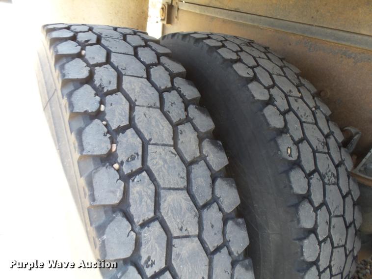 image for item DB2674 1995 Kenworth T800 silage truck