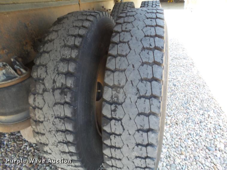 image for item DB2674 1995 Kenworth T800 silage truck