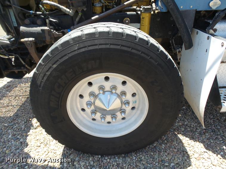 image for item DB2674 1995 Kenworth T800 silage truck