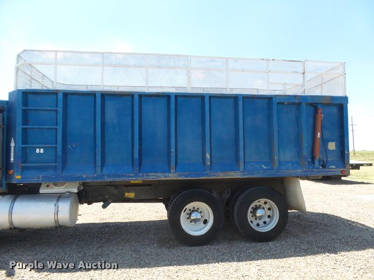 image for item DB2674 1995 Kenworth T800 silage truck