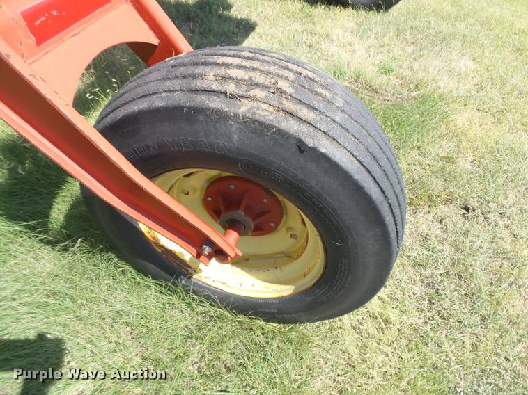 image for item DB2675 1995 New Holland 2550 self-propelled windrower