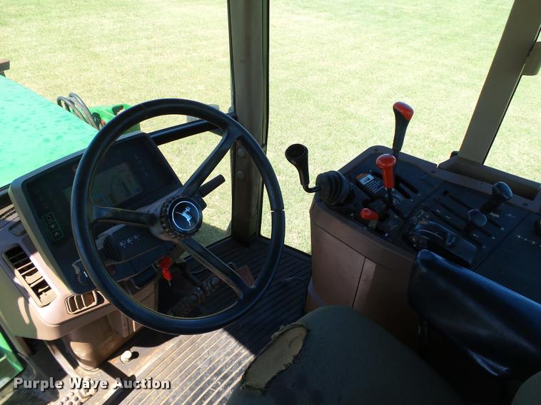 image for item DB4046 1993 John Deere 7800 tractor