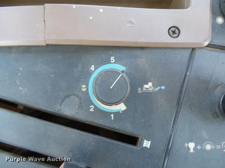 image for item DB4046 1993 John Deere 7800 tractor