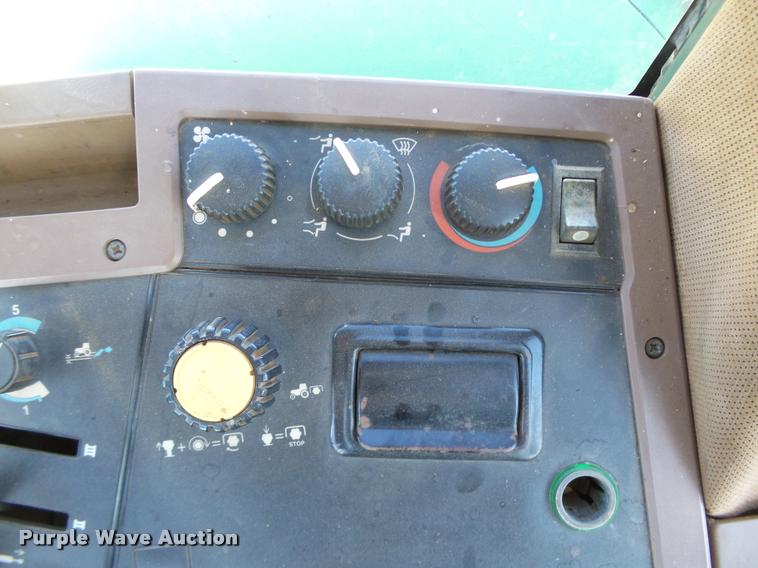 image for item DB4046 1993 John Deere 7800 tractor