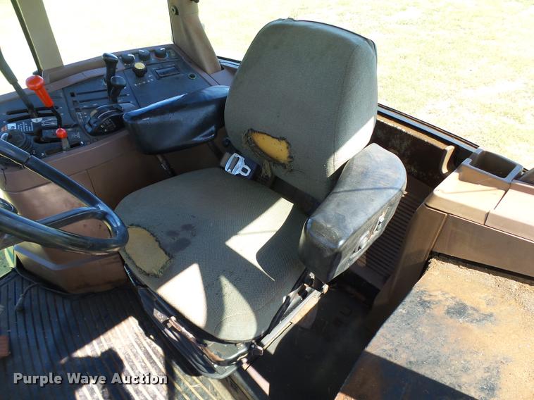 image for item DB4046 1993 John Deere 7800 tractor