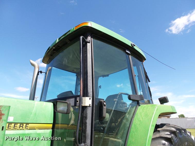 image for item DB4046 1993 John Deere 7800 tractor
