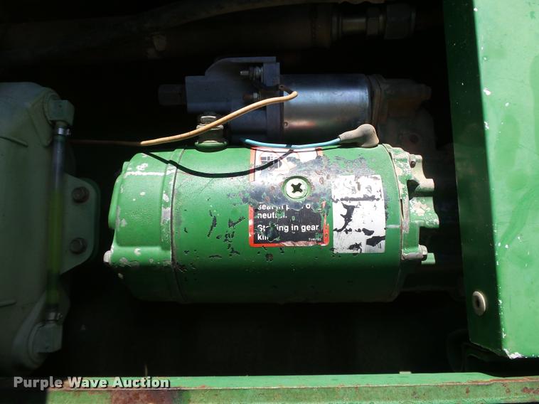 image for item DB4046 1993 John Deere 7800 tractor