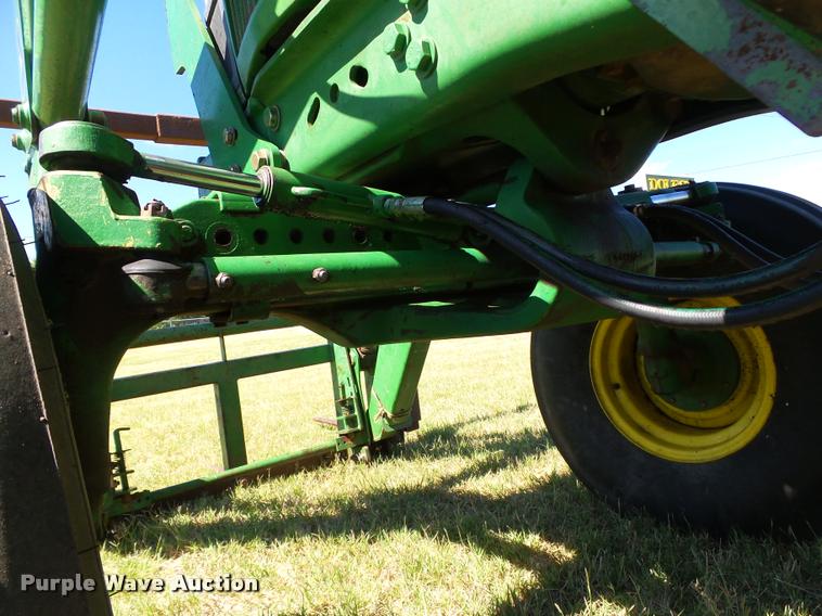 image for item DB4046 1993 John Deere 7800 tractor