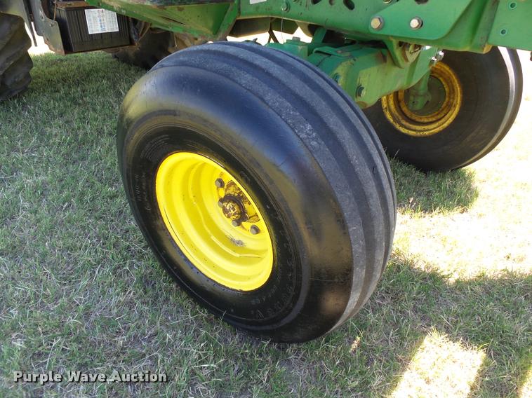 image for item DB4046 1993 John Deere 7800 tractor