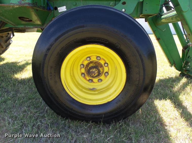 image for item DB4046 1993 John Deere 7800 tractor