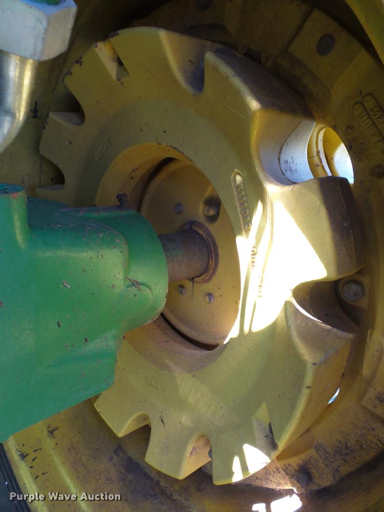 image for item DB4046 1993 John Deere 7800 tractor