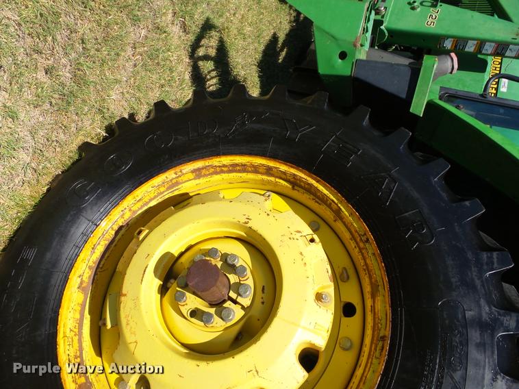 image for item DB4046 1993 John Deere 7800 tractor