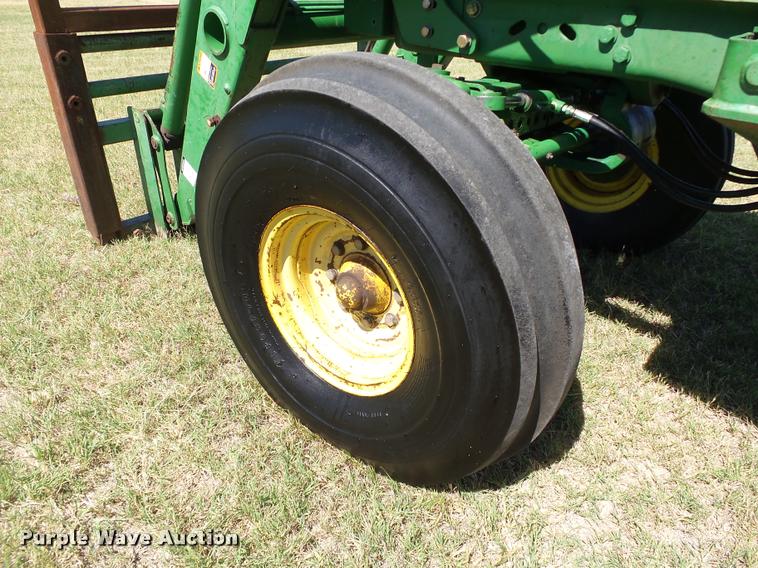 image for item DB4046 1993 John Deere 7800 tractor