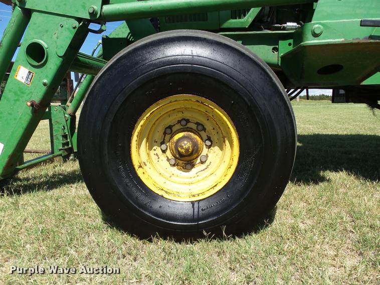 image for item DB4046 1993 John Deere 7800 tractor