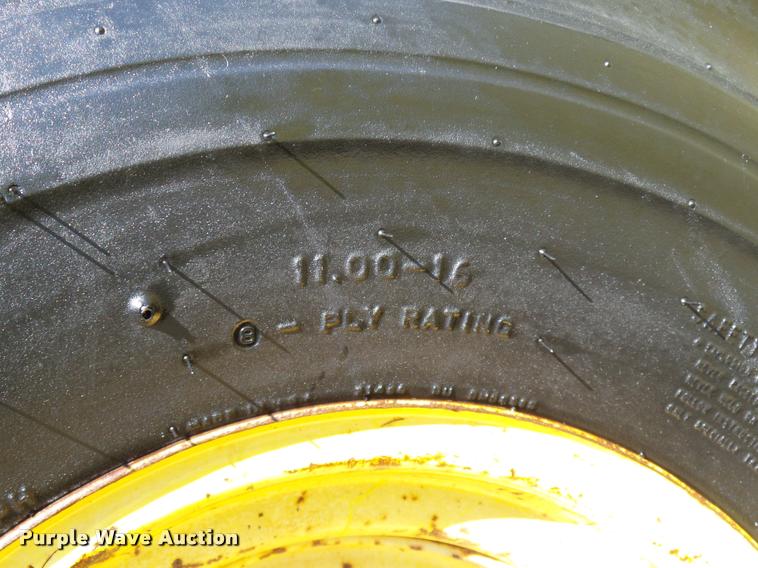 image for item DB4046 1993 John Deere 7800 tractor