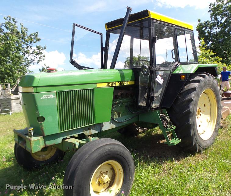 image for item DB5801 John Deere 3040 tractor