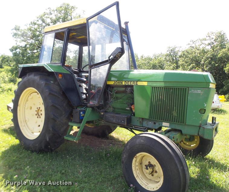 image for item DB5801 John Deere 3040 tractor
