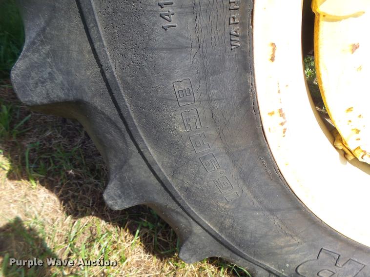 image for item DB5801 John Deere 3040 tractor