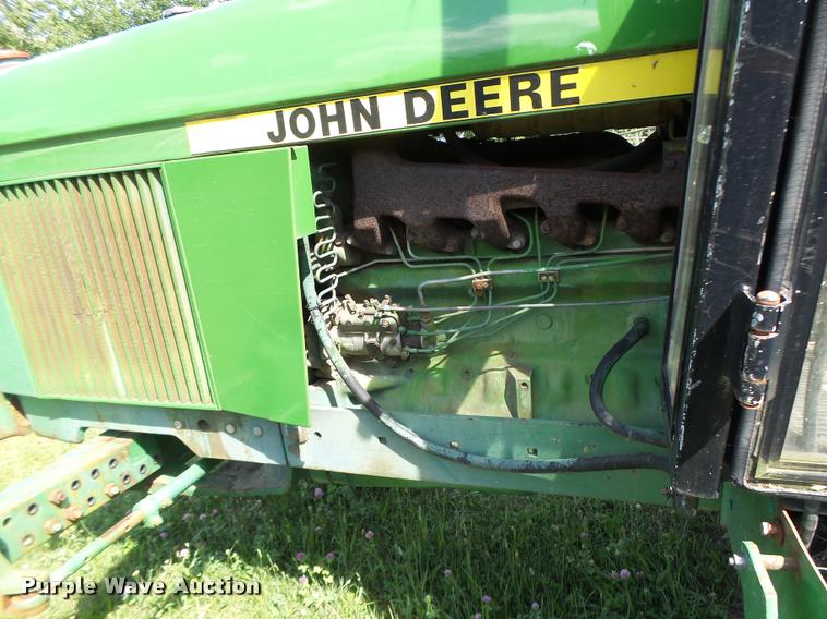 image for item DB5801 John Deere 3040 tractor