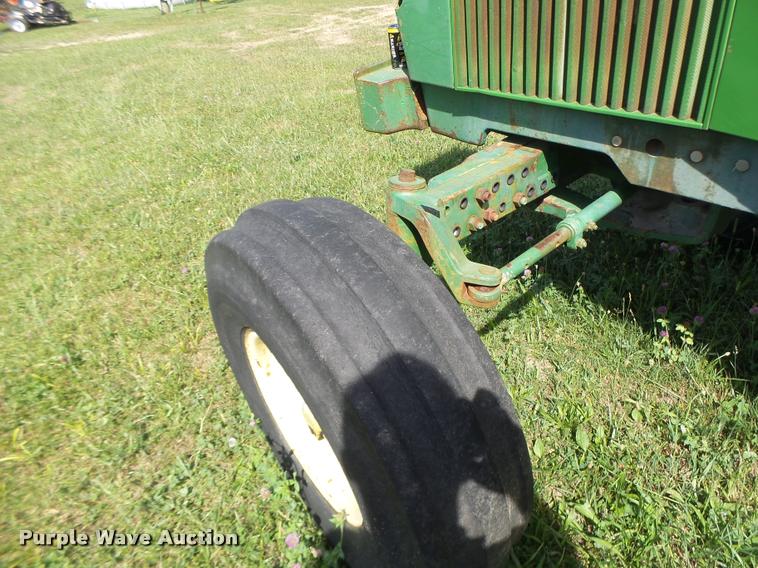image for item DB5801 John Deere 3040 tractor