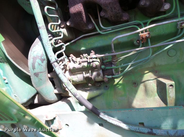 image for item DB5801 John Deere 3040 tractor