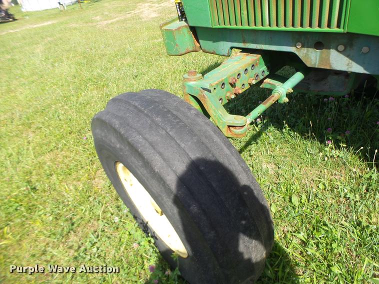 image for item DB5801 John Deere 3040 tractor