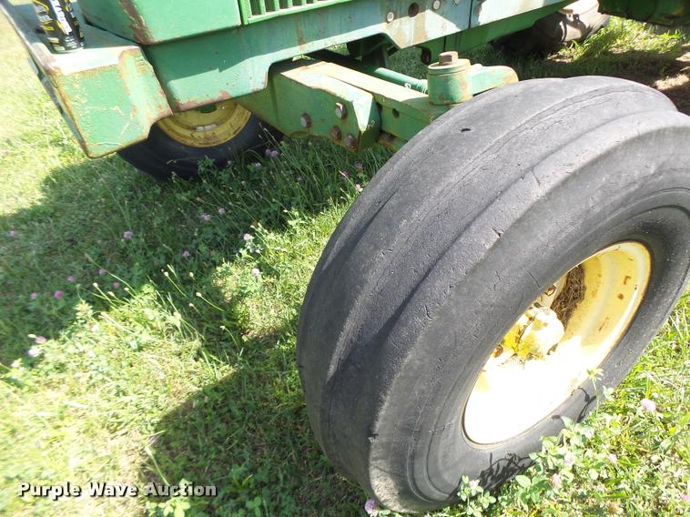 image for item DB5801 John Deere 3040 tractor