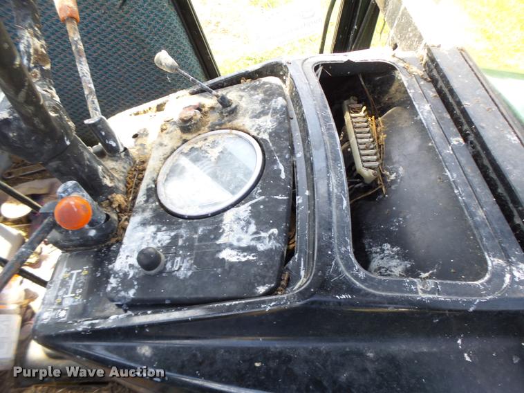 image for item DB5801 John Deere 3040 tractor