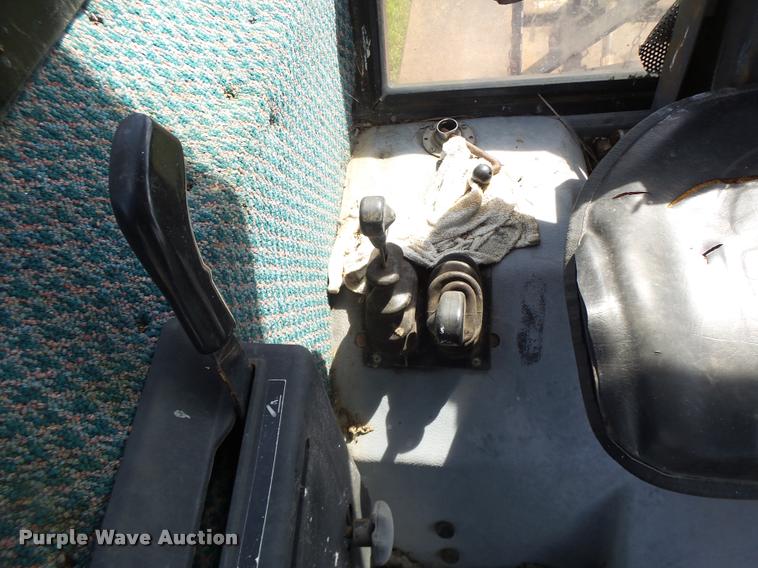 image for item DB5801 John Deere 3040 tractor